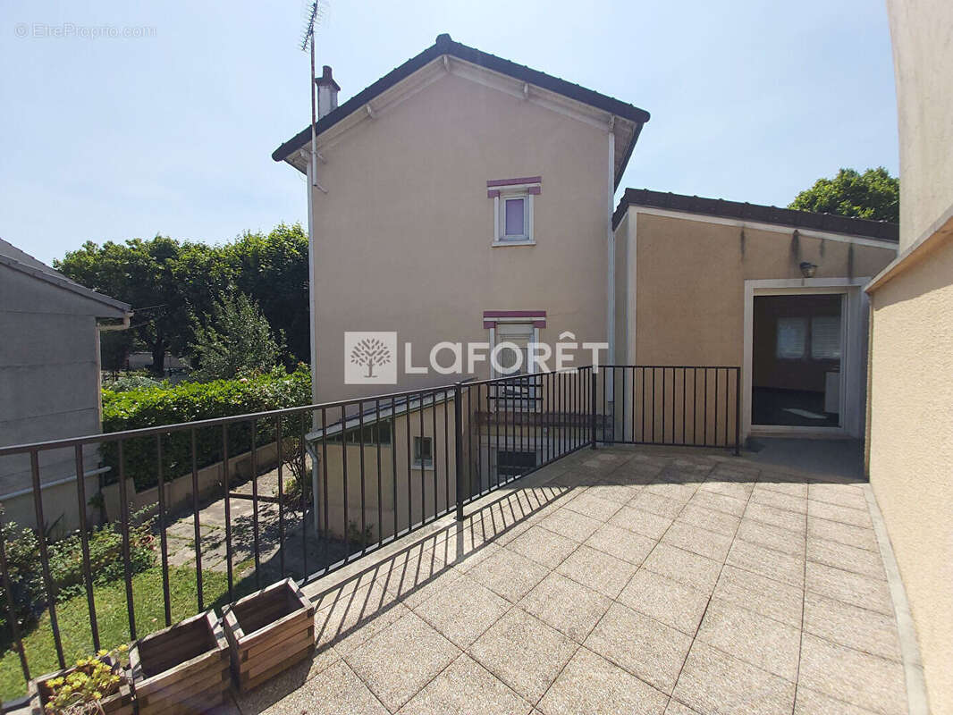 Maison à VILLEMOMBLE