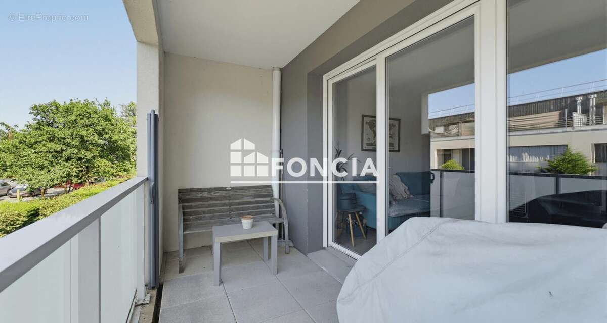 Appartement à PAREMPUYRE