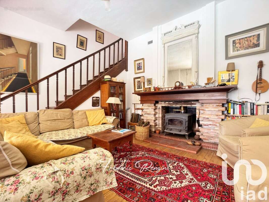 Maison 110 m² à Saint-Denis  - photo 9