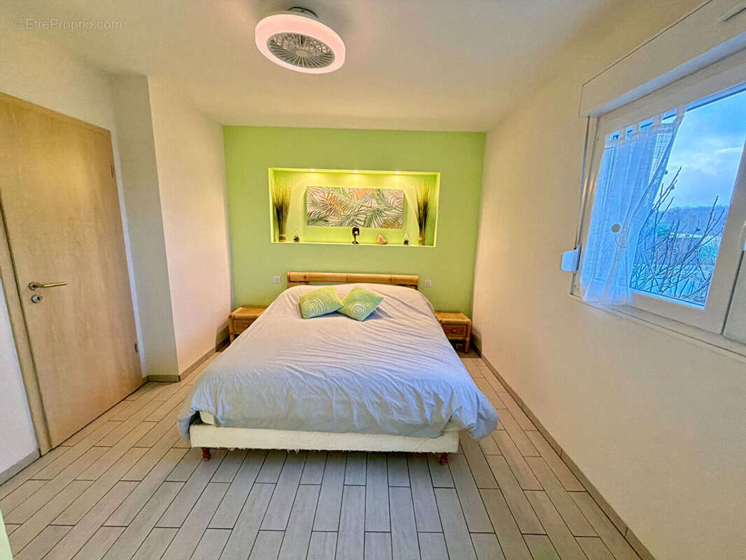 Maison à MONTOIS-LA-MONTAGNE