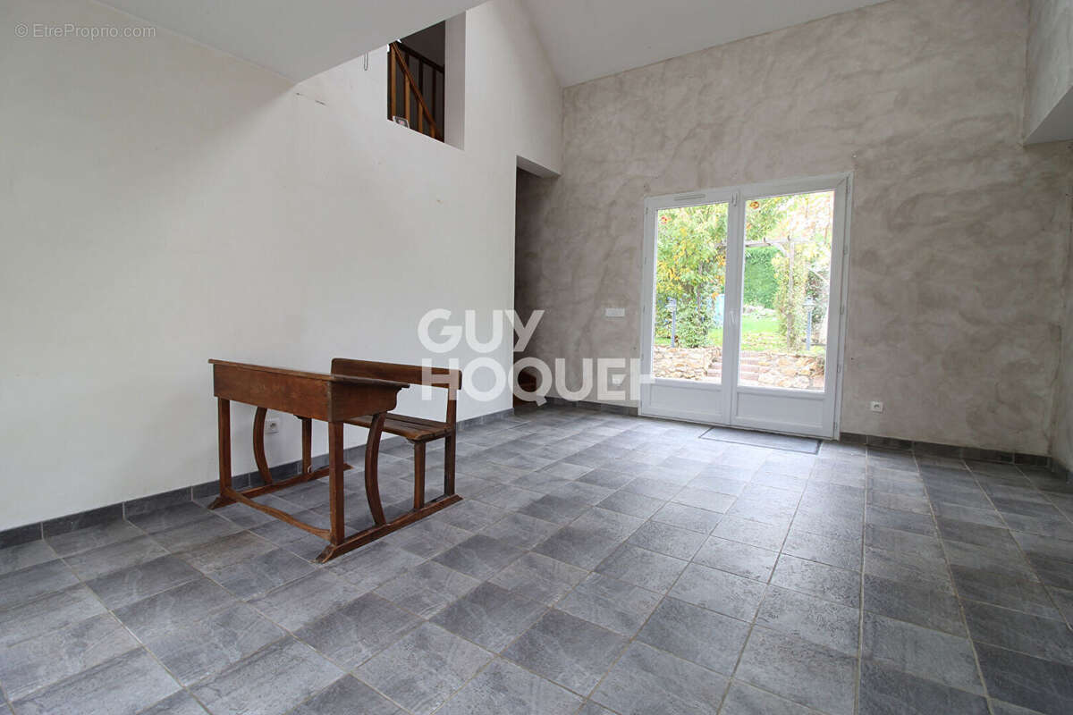 Maison à OZOUER-LE-VOULGIS