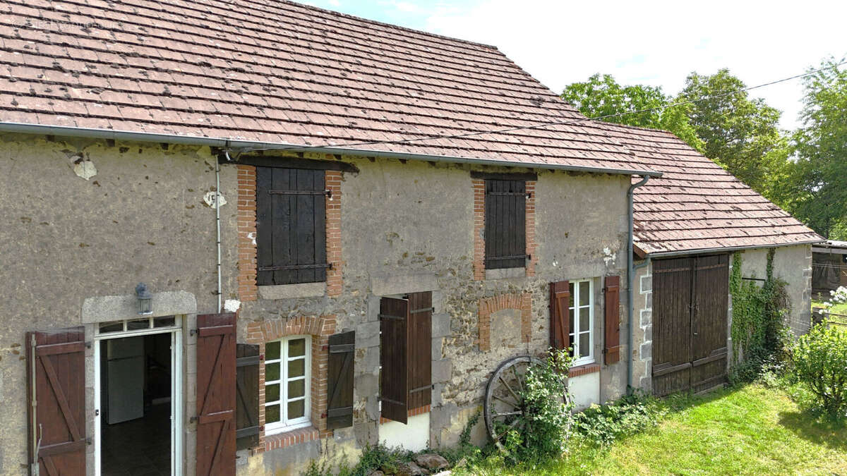 INDRE - Belle maison de campagne située dans une impasse tranquille. - photo 17