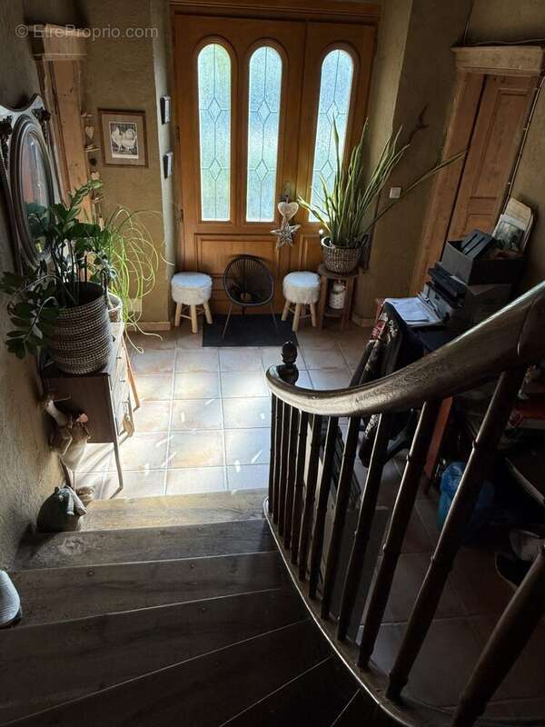 maison-ancienne-6-pieces-masseube-32140-entrée - Maison à MASSEUBE