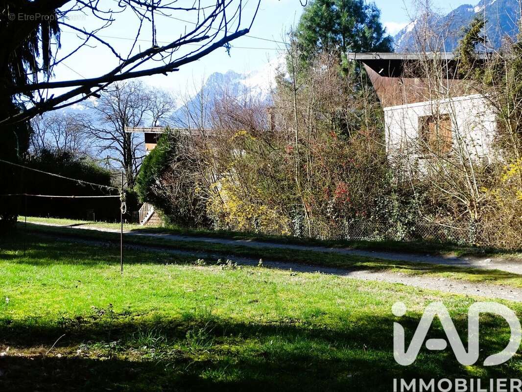 Terrain 844 m² à Epierre  - photo 4
