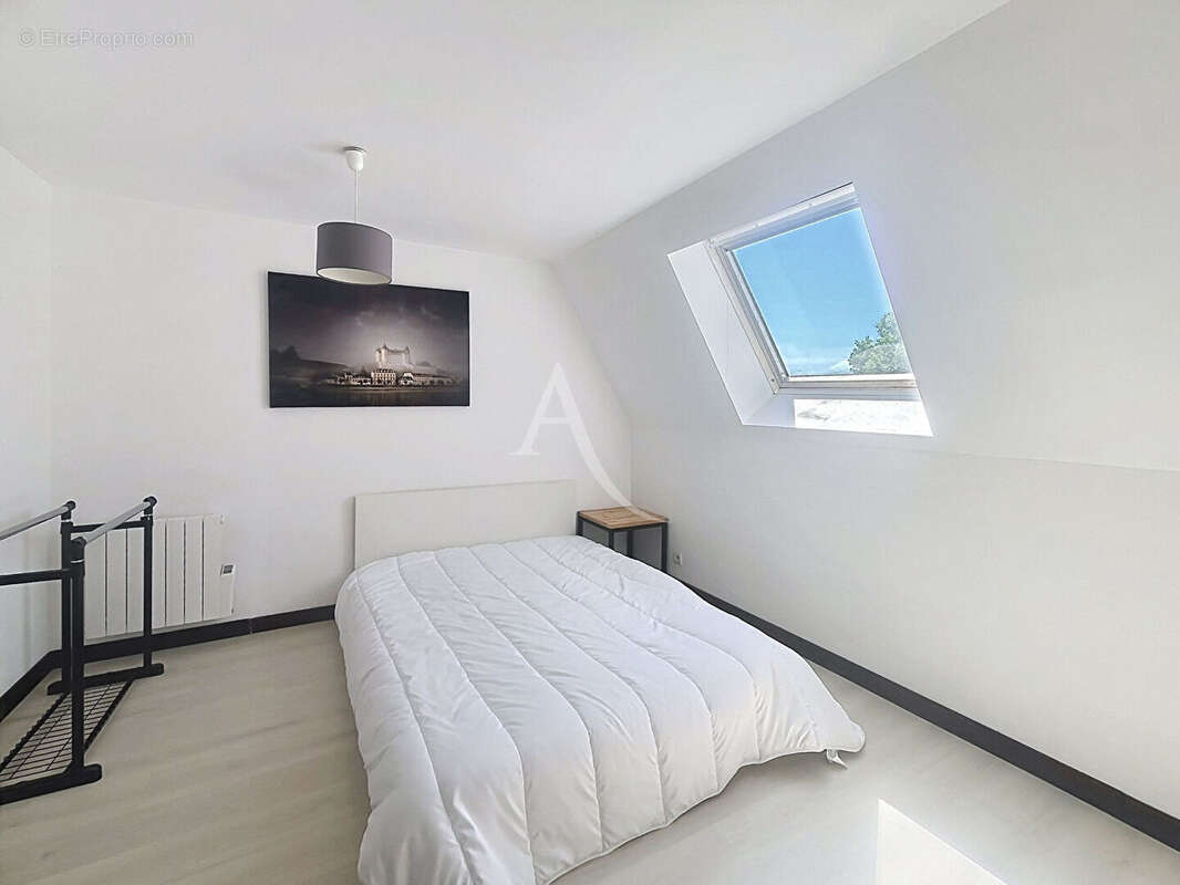Une maison pleine de caractère, idéale pour les amoureux de la pierre et de la nature. - photo 3