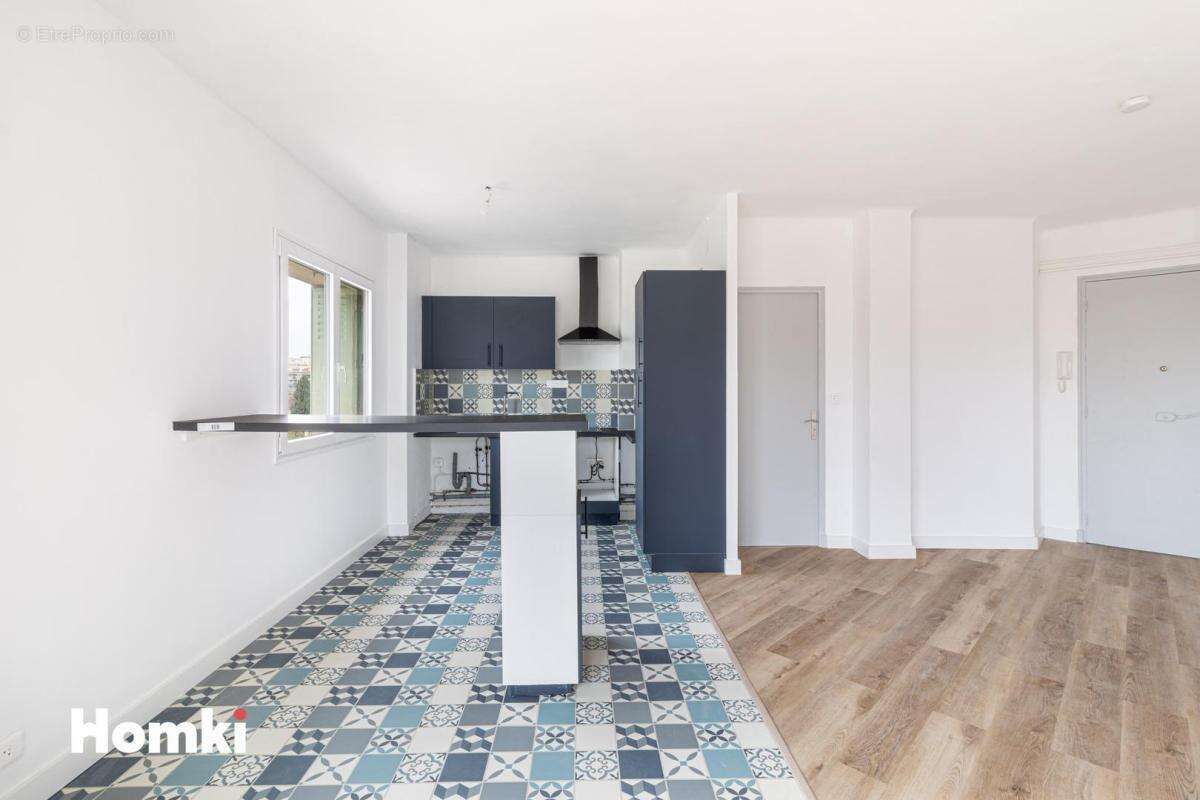 Appartement à MARSEILLE-4E