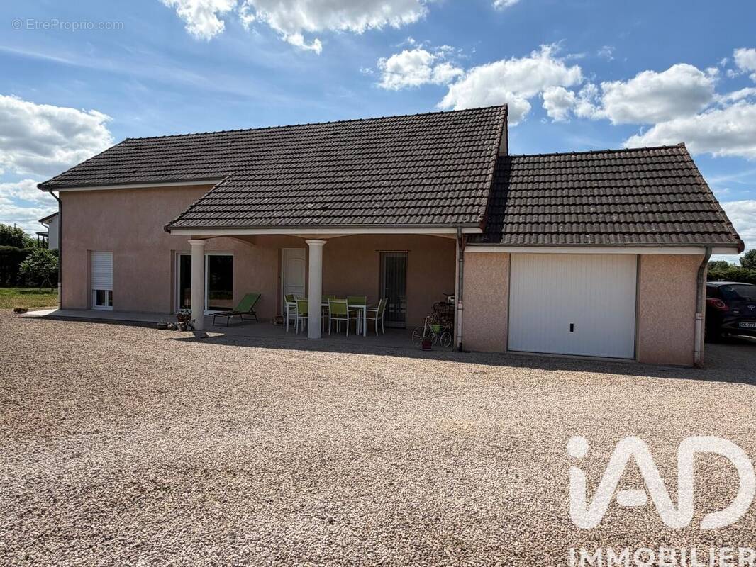 Photo 1 - Maison à VITRY-EN-CHAROLLAIS