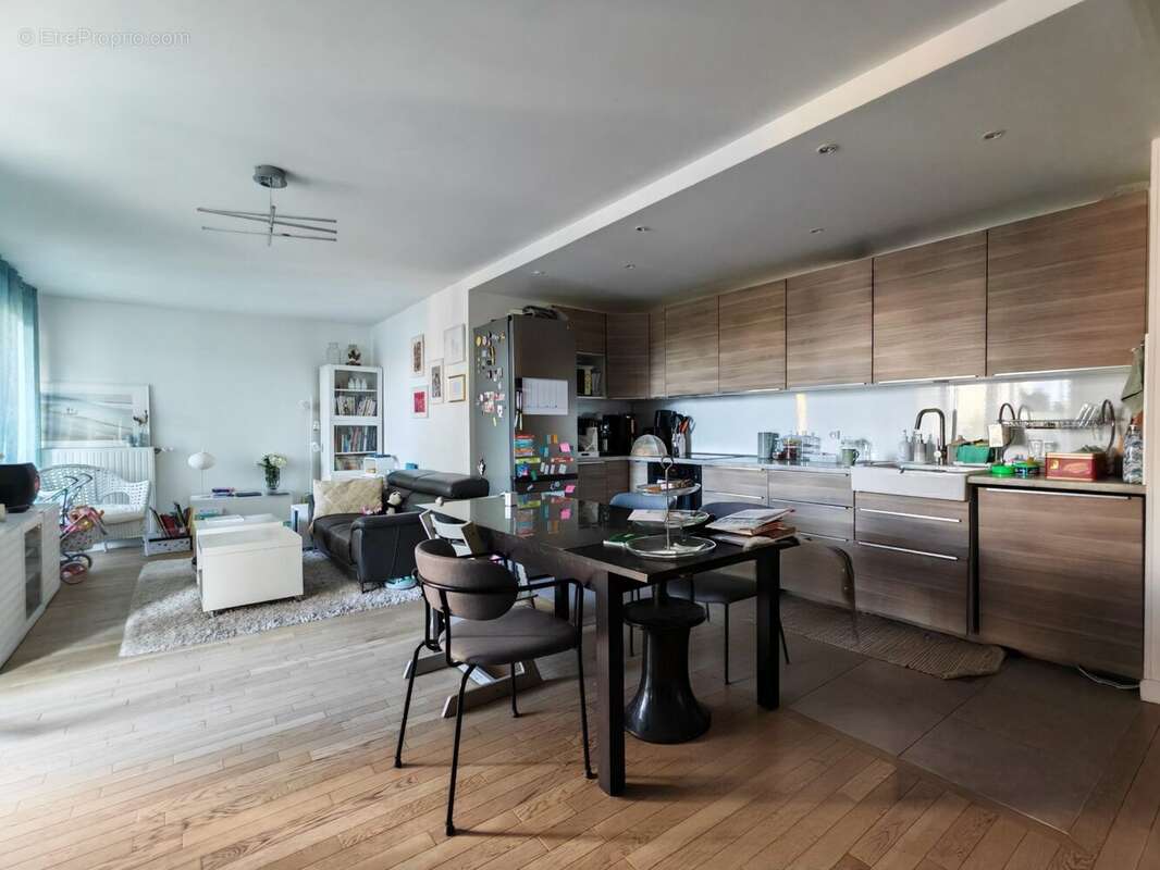 Appartement à GENNEVILLIERS