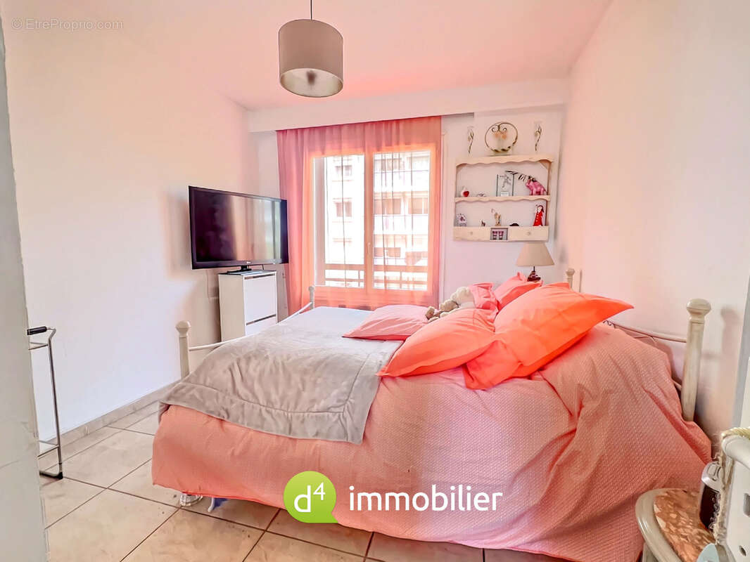 Appartement à MARSEILLE-1E