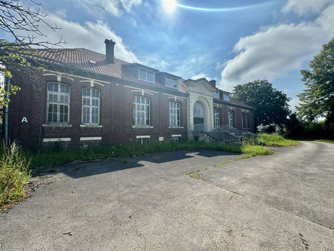 Ensemble  immobilier exceptionnel  pour investisseurs  ou bailleurs sociaux .Terrain  7159m2 Surface hab:1883m2 - photo 17