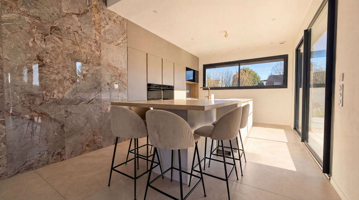 Maison à SAINT-CYR-SUR-LOIRE