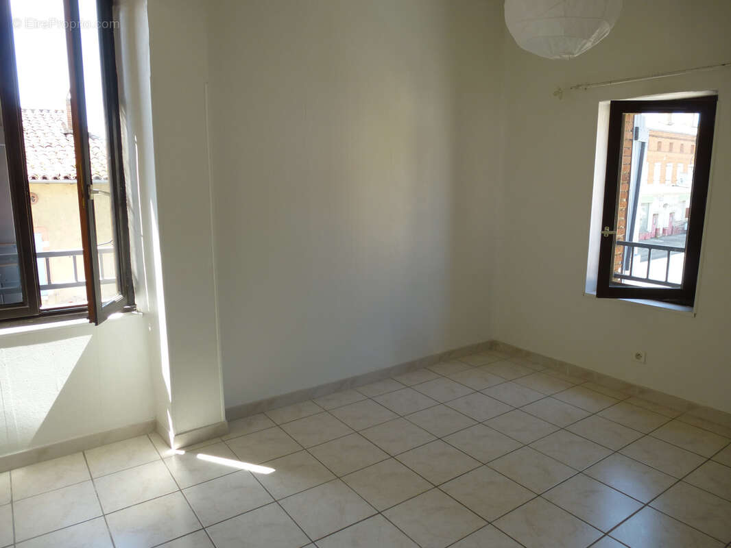 Appartement à SAINT-SULPICE-SUR-LEZE