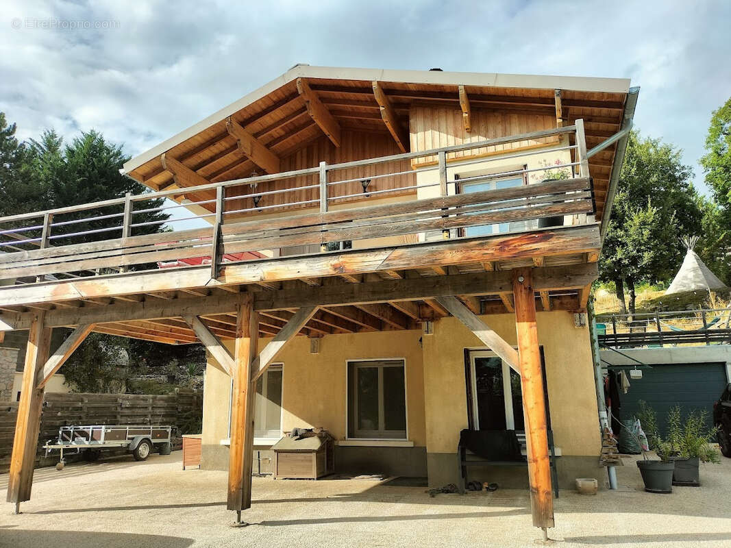 Maison à PRUNIERES