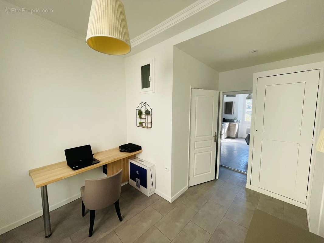 Appartement à CONTES