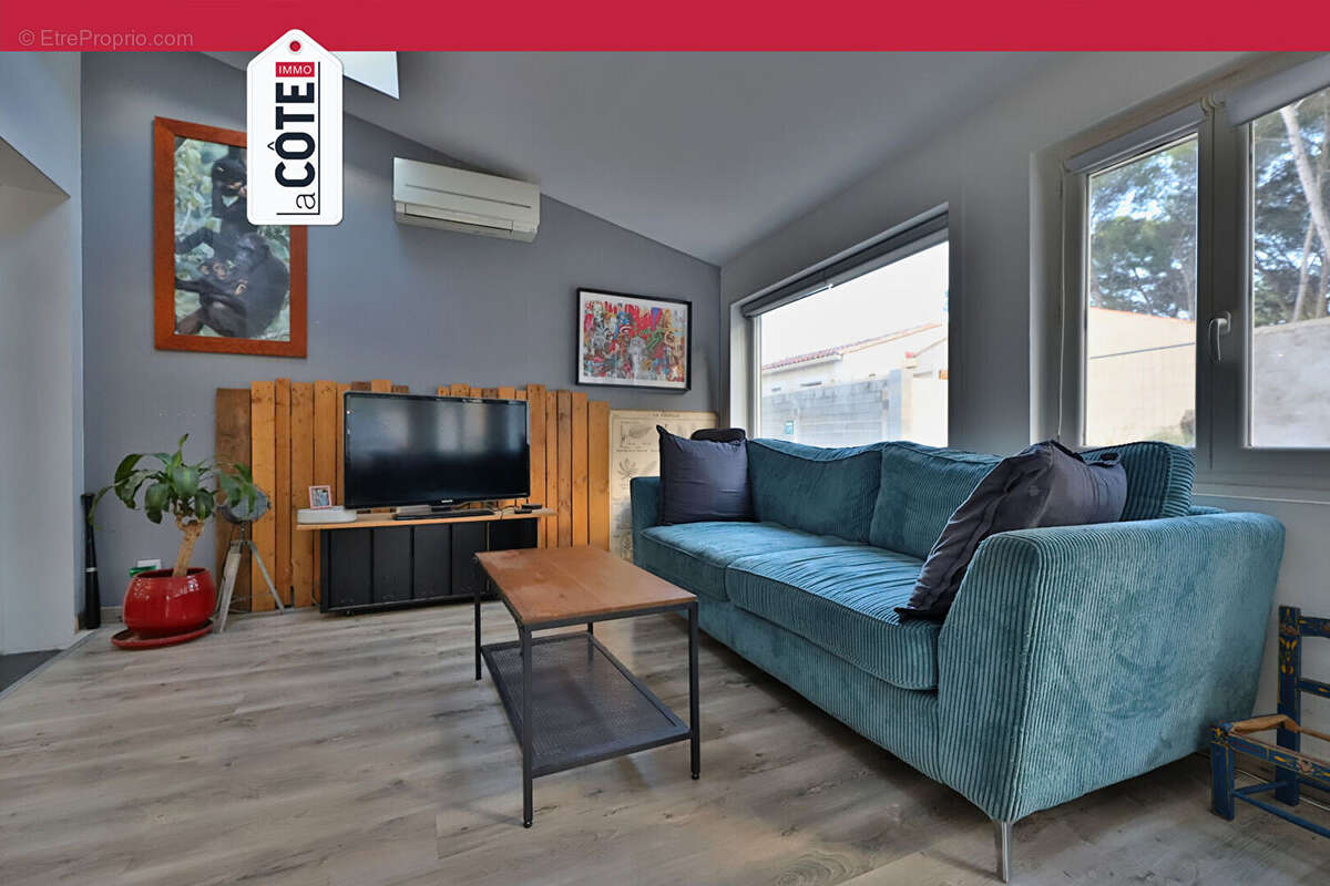 Maison à SAINT-MITRE-LES-REMPARTS