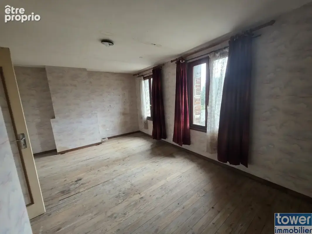 Maison à rénover de 97,8 m2 avec grand garage de 46 m2 et cour : un beau potentiel à saisir ! - photo 4