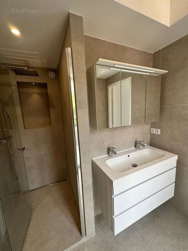 RARE - Magnifique maison de ville individuelle idéalement située - photo 11