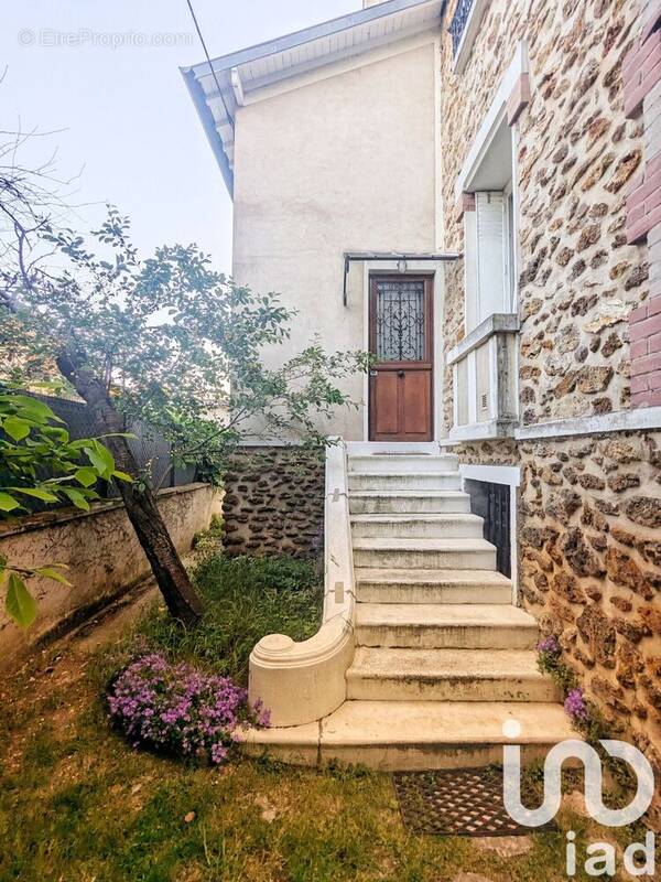 Photo 1 - Appartement à LES PAVILLONS-SOUS-BOIS