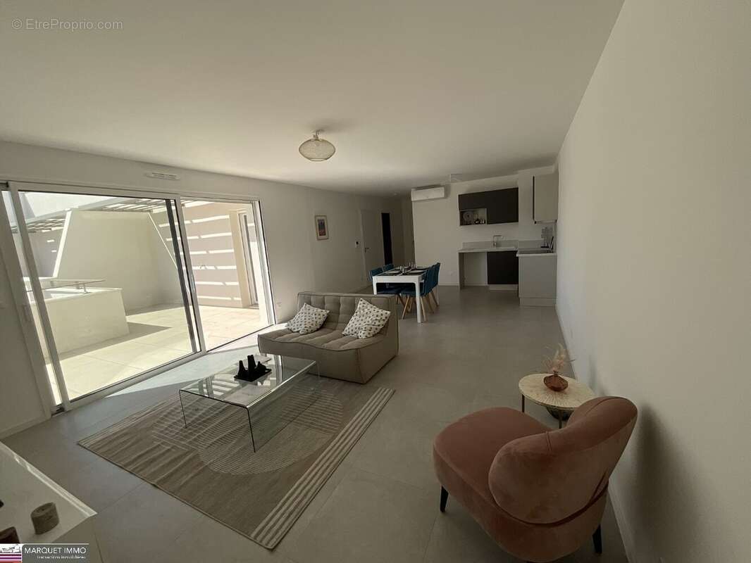 Appartement à SAUVIAN