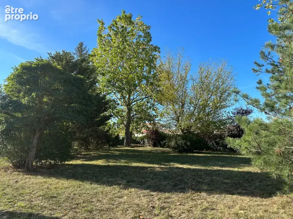 Terrain 800 m² à Gratens  - photo 1