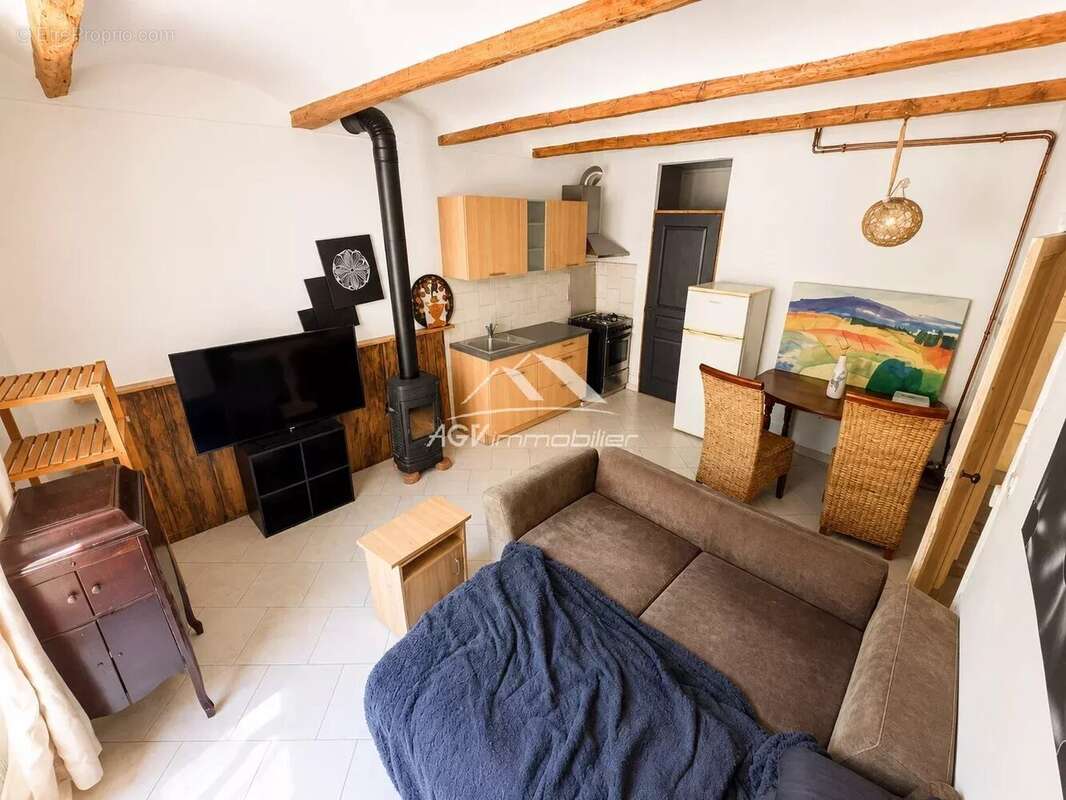 Vézénobres - Maison de village en pierre avec terrain de 2 000 m² - photo 7