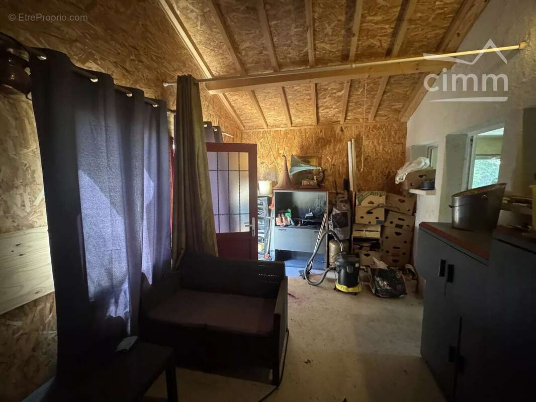 Maison d'habitation avec dépendances et jardin - photo 22