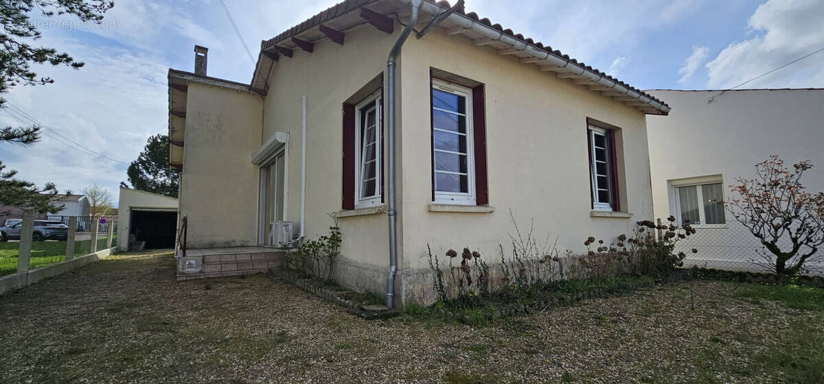 Maison à SAINTES