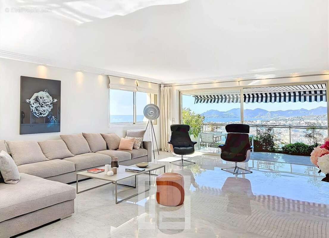 Appartement à LE CANNET