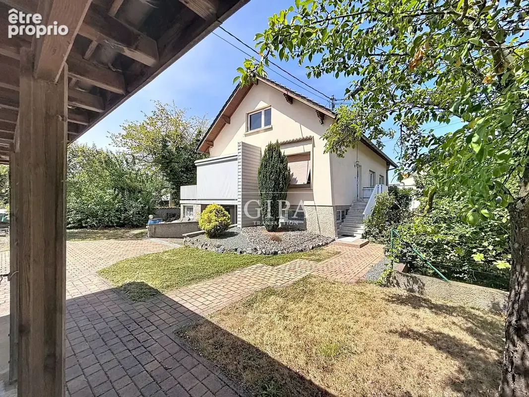 Maison familiale sur plus de 10 ares de terrain avec fort potentiel d'évolution à Eschau ! - photo 2