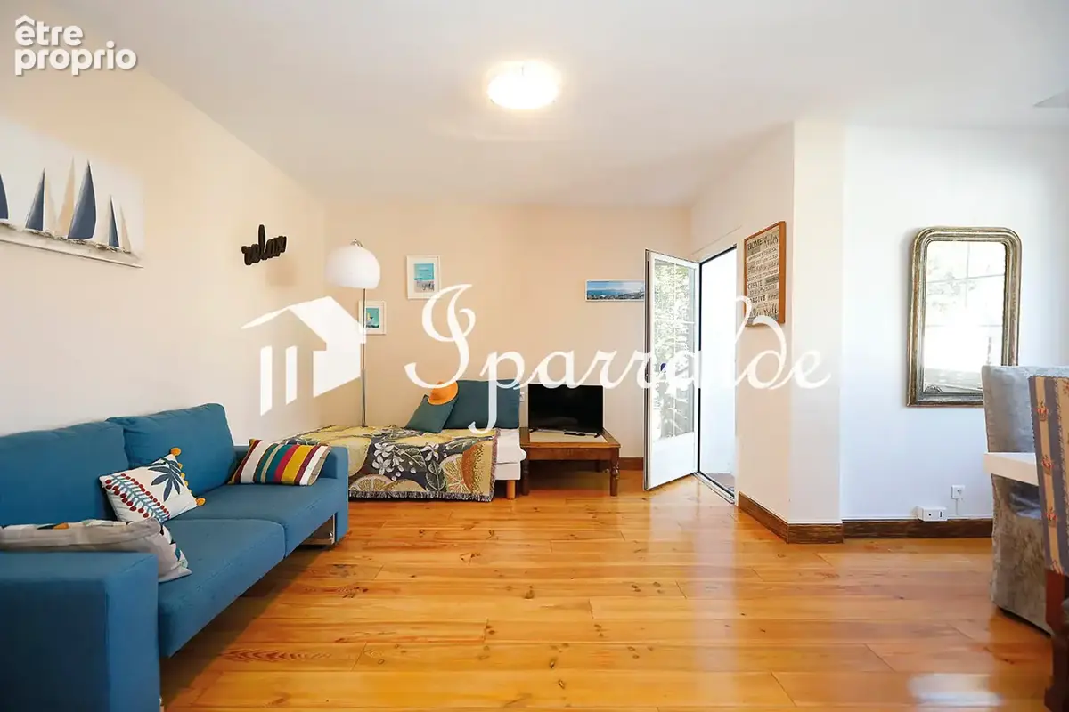 CENTRE-VILLE   T3 72 m2 avec terrasse, jardin et caves - photo 9