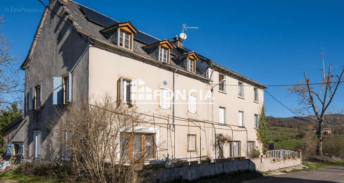 Maison à SAINT-LAURENT-D'OLT