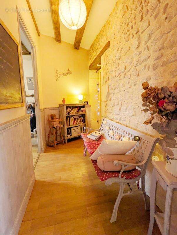 Maison de charme – 90 m² – 3 chambres – jardin clos – garage – PONTVALLAIN (72) - photo 6