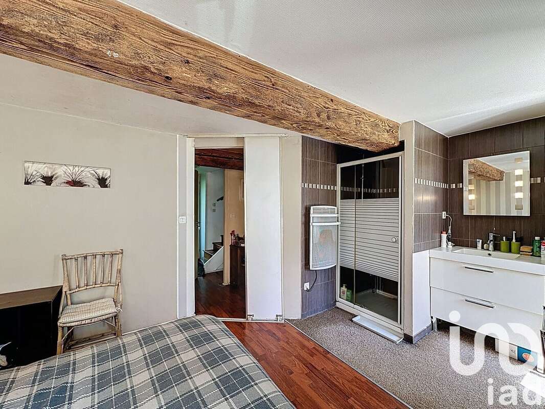 Photo 8 - Maison à SAINT-GENIS-LES-OLLIERES