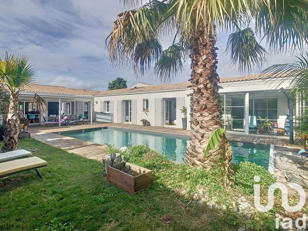 Photo 1 - Maison à CHARRON