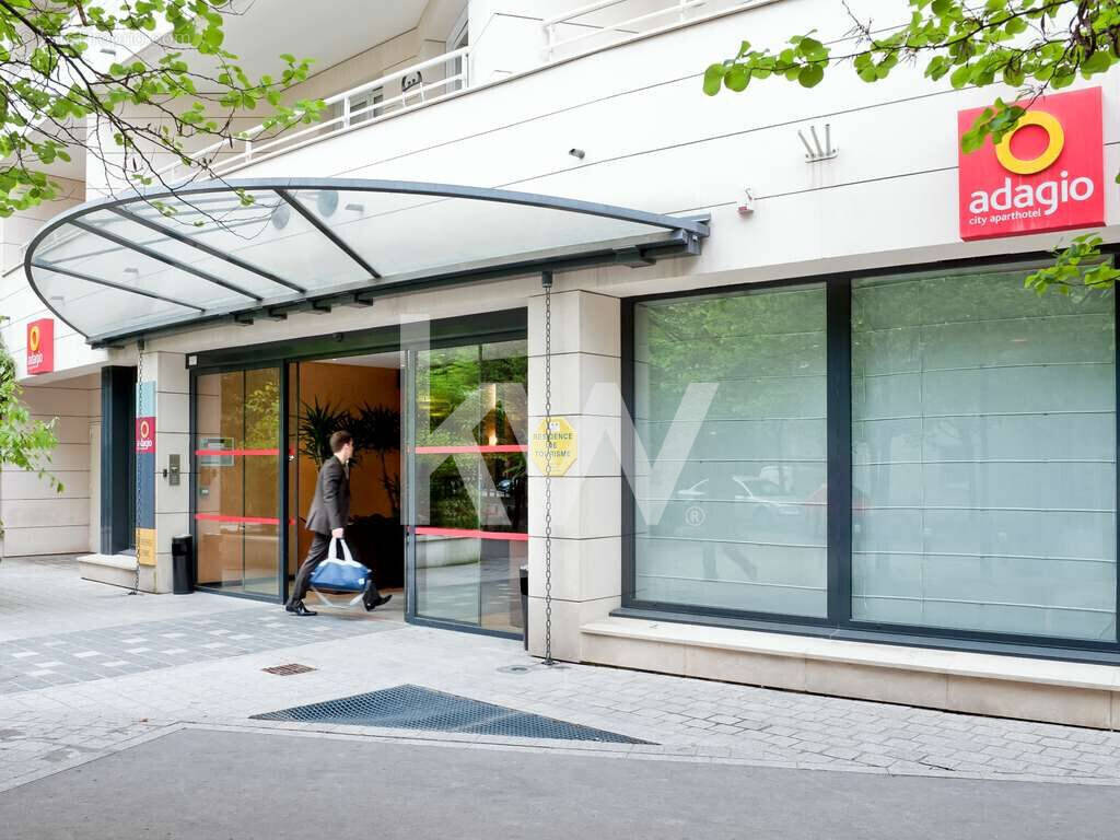 Appartement à COURBEVOIE