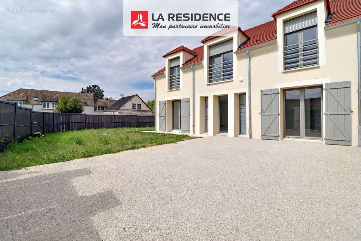 Maison 158 m² à Breval  - photo 2