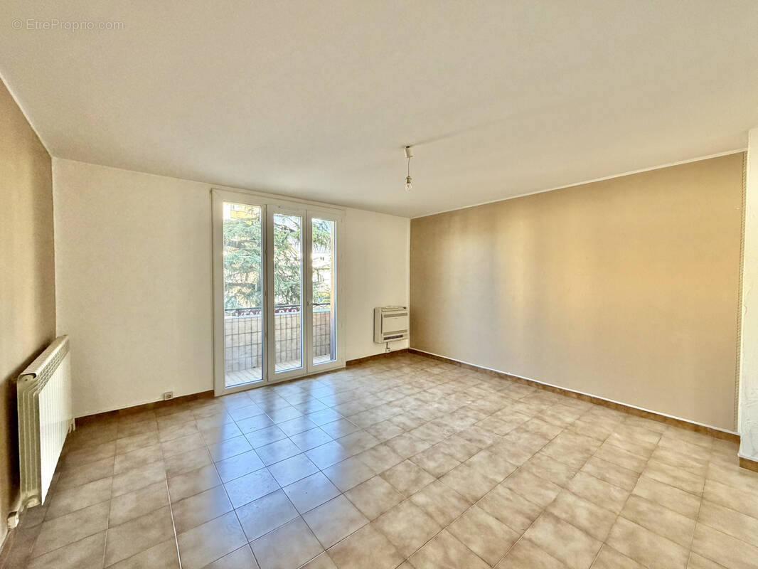 Appartement à FONTAINE