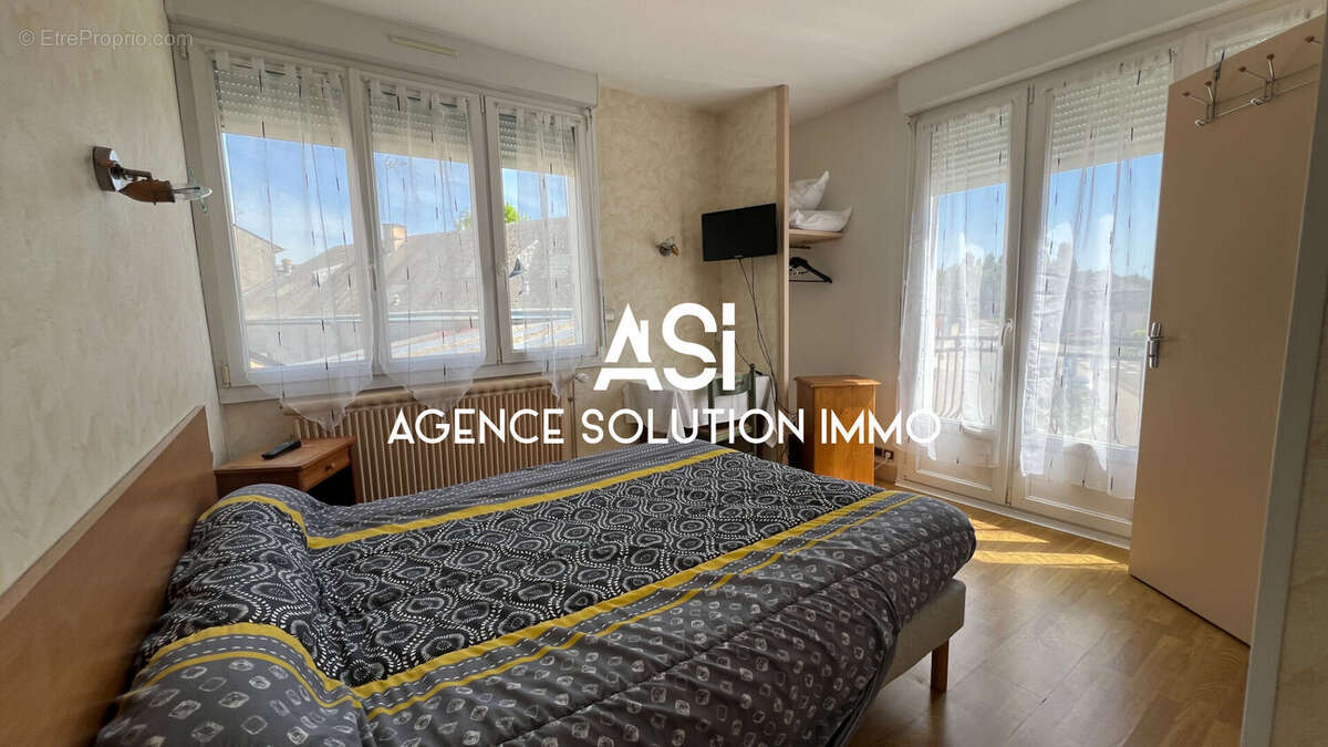 Commerce à VILLAINES-LA-JUHEL