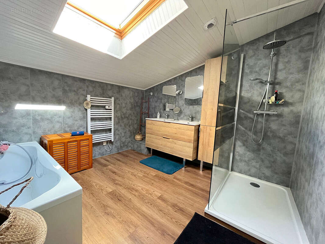 Maison à SAINTE-SOULLE