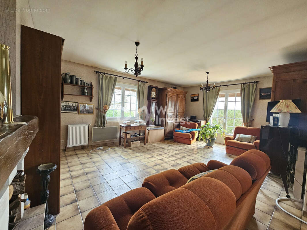 Maison à MEZIDON-CANON