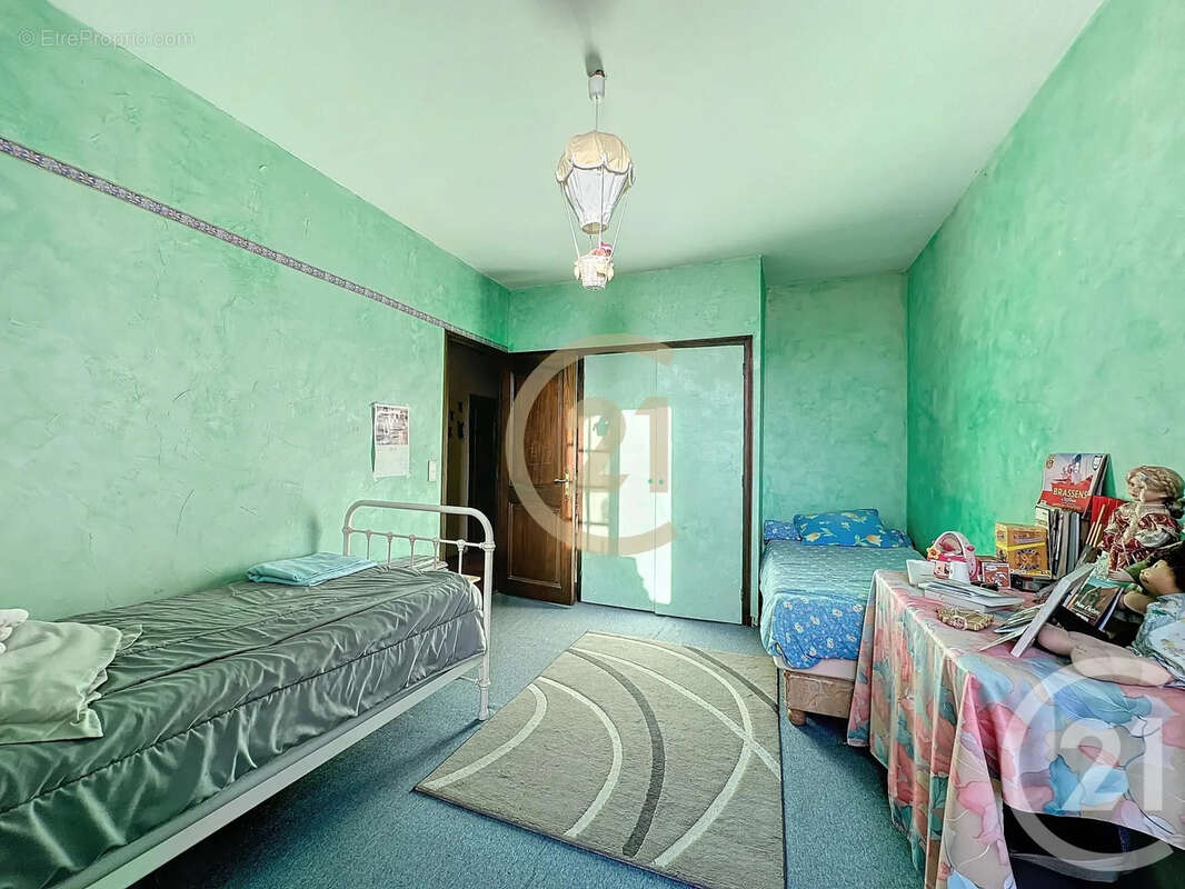 Maison 281 m² à Uzes  - photo 9
