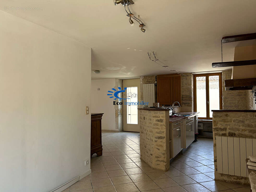 Maison à NUAILLE-D&#039;AUNIS