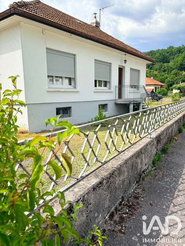 Photo 1 - Maison à SAULXURES-SUR-MOSELOTTE