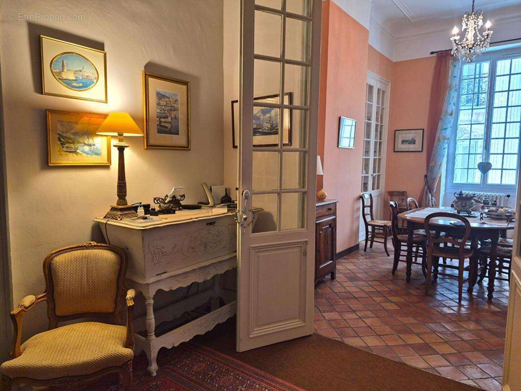 Appartement à MARSEILLE-6E