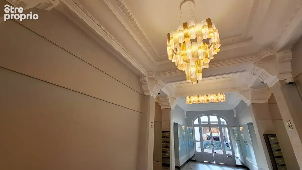 Vente à Vichy appartement 4 pièces de 113m² au 1er étage d'une résidence très recherchée avec ascenseur. - photo 15