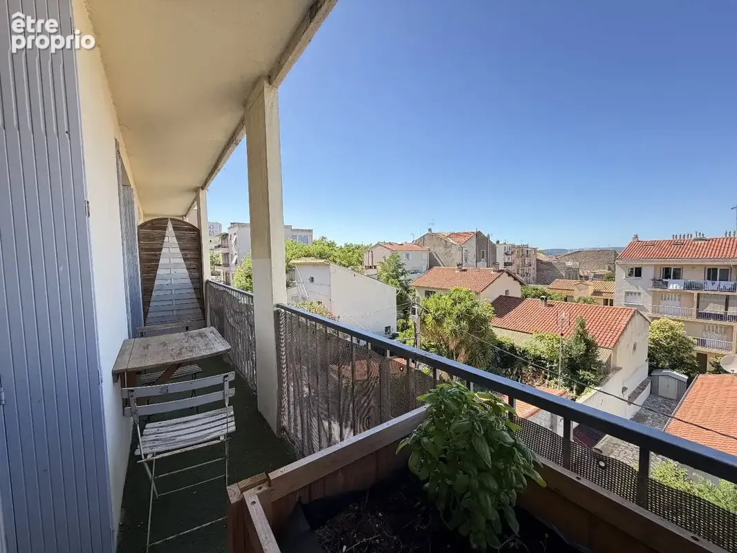 Appartement T3 traversant de 79m² dans un secteur calme. - photo 2