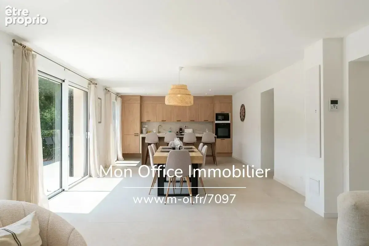 Référence : 7097-les. - appartement rénové à 100m de la mer t4 avec terrasse et parkings résidence calme à grimaud beauvallon - photo 4