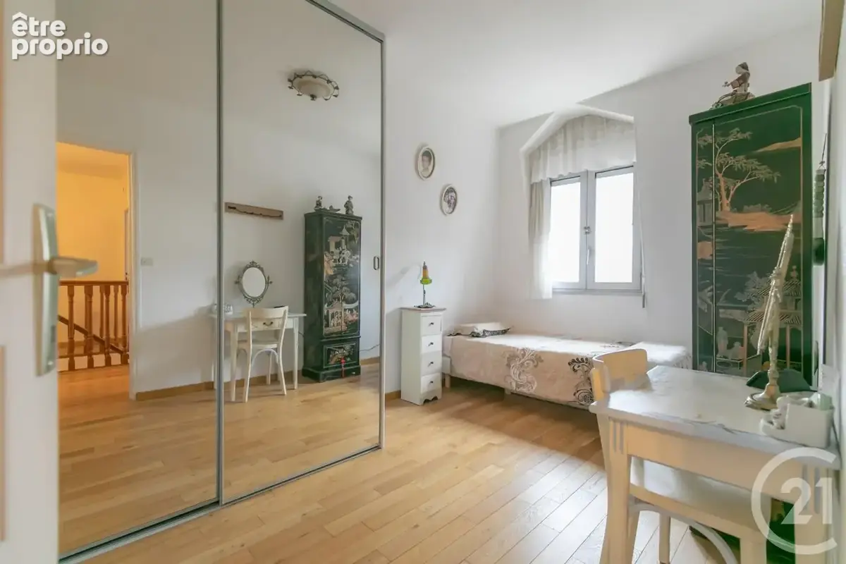 Maison 154 m² à Saint-Maur-Des-Fosses  - photo 17