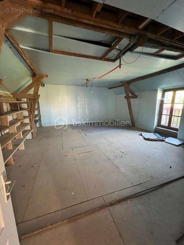 Maison à LA CHAPELLE-JANSON