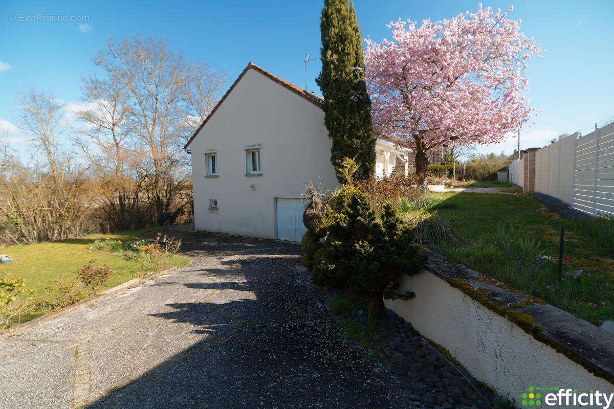 Maison à MAGNY-SUR-TILLE